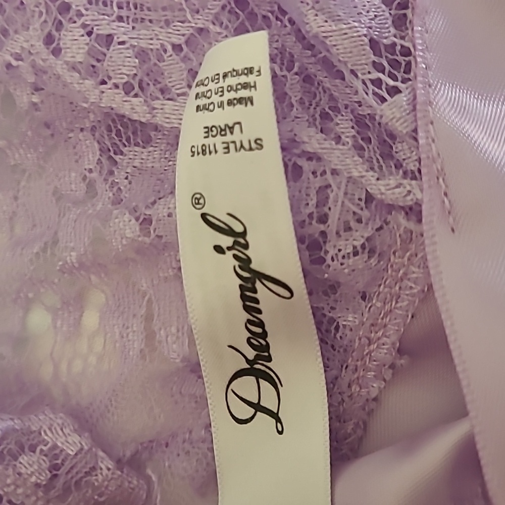 Lingerie - Picture 3 of 3
